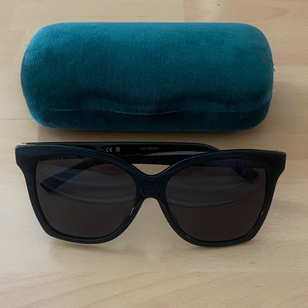 Brand new Gucci Black Sunglasses size 57